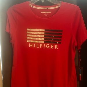 NWT‼️Tommy Hilfiger Sport women’s SZ small Top (RED)
